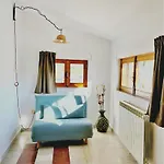 Oda ve Kahvaltı Agora 3*