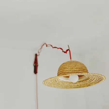Agora *